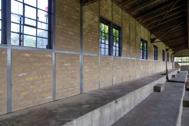 image009