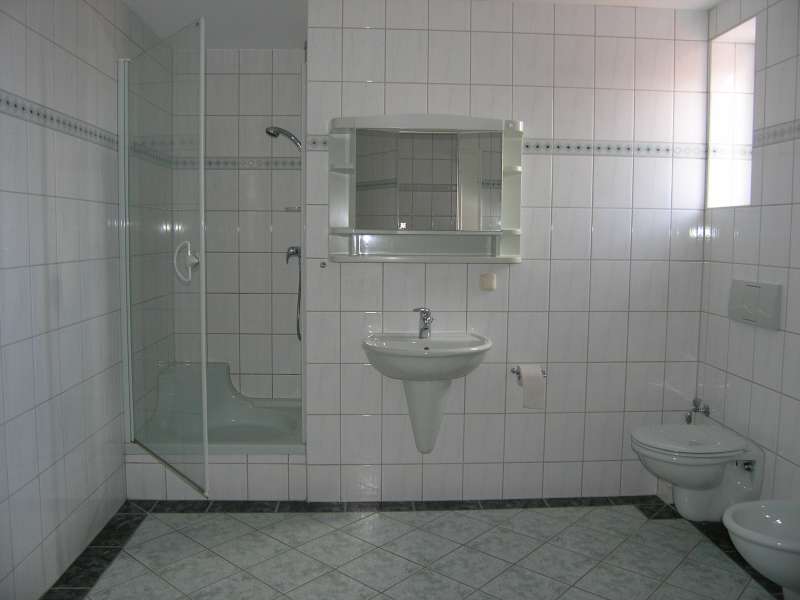 image004